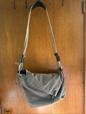 Classic Gray Canvas Messenger Bag with Adjustable Strap